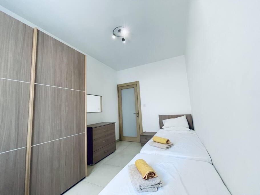 Stylish Modern Central Apartment 4 Paceville St. Julian's Zewnętrze zdjęcie